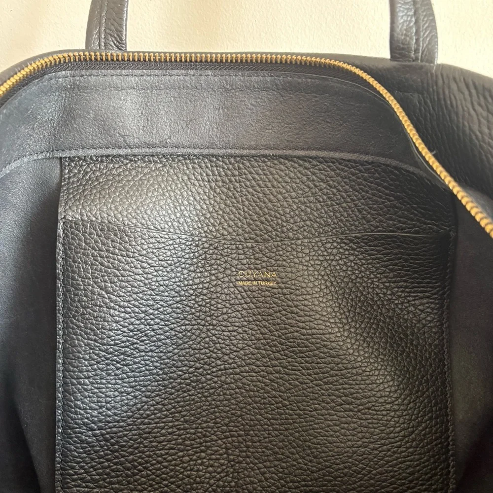 Cuyana Black Pebbled Leather Tote - Picture 8 of 10